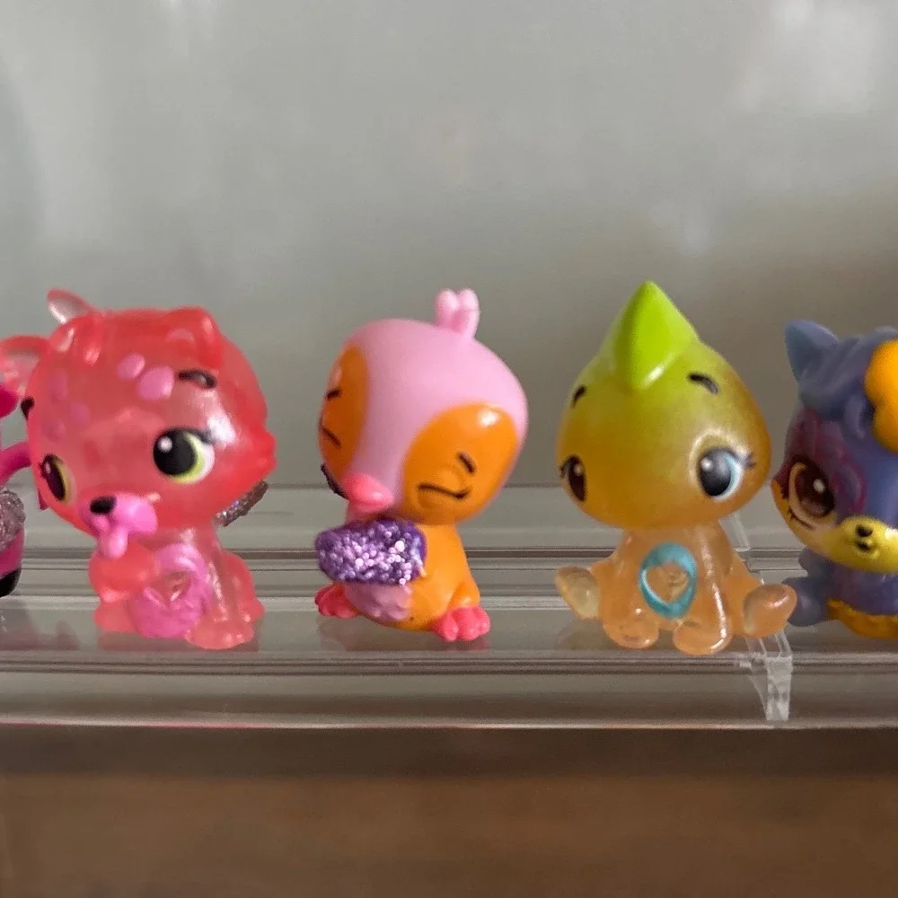 Hatchimals CollEGGtibles Lot of 30‎ Mixed Series Mini Figures Glitter Wings Rare